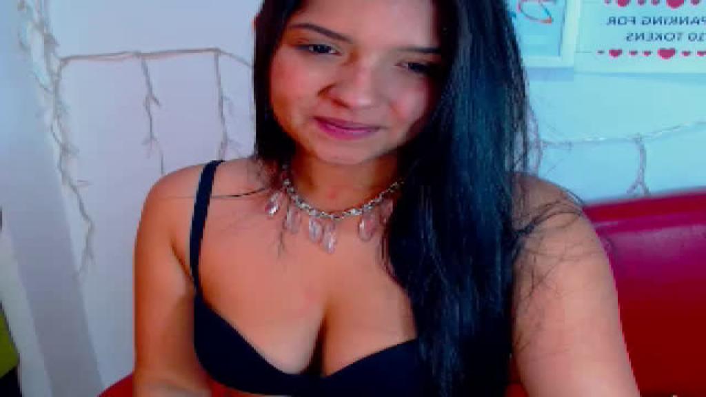 amybullock Handjob Webcam [2017/06/08 - 18:00:36]
