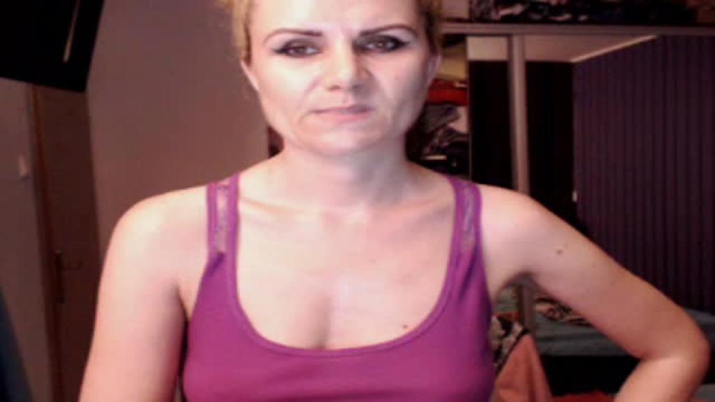 ava_stone MyFeeCams Webcam [2017/06/16 - 01:50:49]