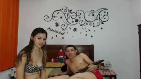 anacamilooo webcam [2016/10/24 03:36:48]