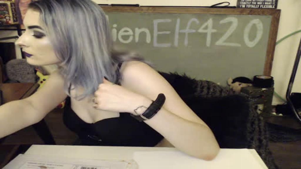 alienelf420 Bg Webcam [2017/05/09 - 09:25:42]
