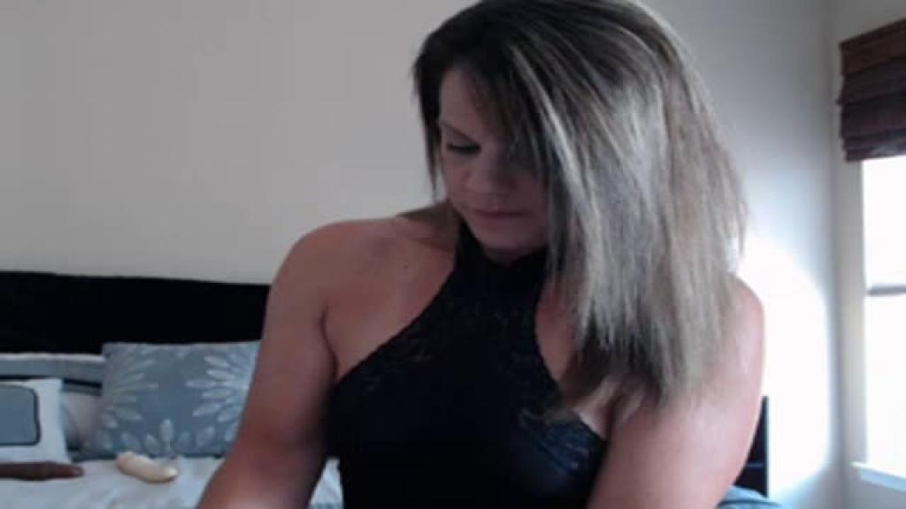 peytonmichaels Topless Video [2017/06/10 - 21:48:38]