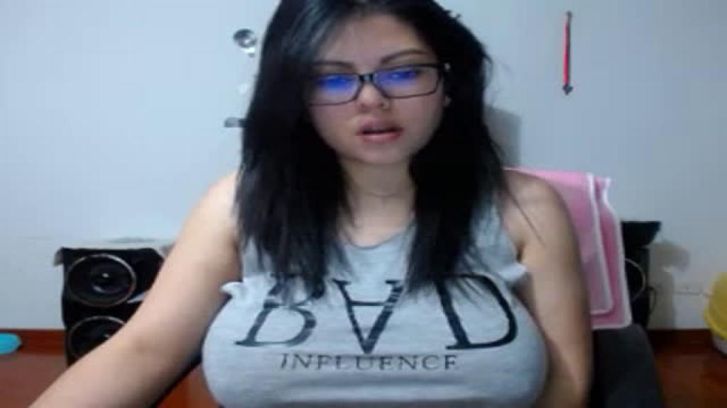 angelaferrer CamWhore [2017/06/04 - 23:32:00]