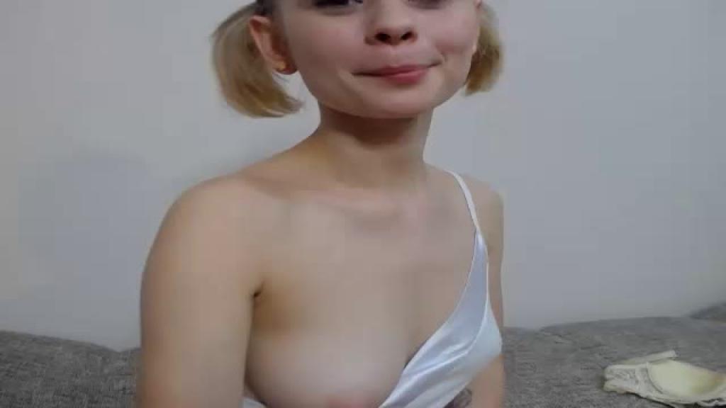 little_sophie_ Tits Webcam [2017/05/08 - 08:00:29]