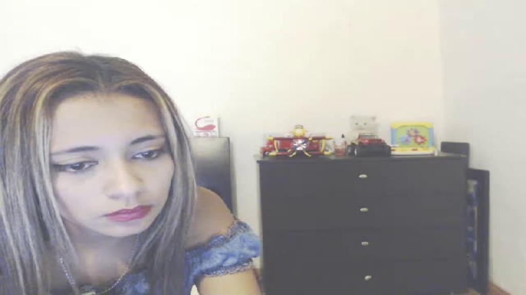 girlkarla Naked Webcam [2017/05/04 - 05:51:43]