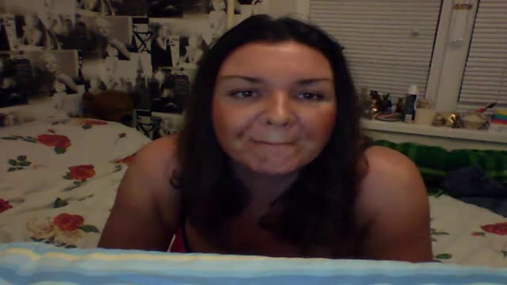 layla_white