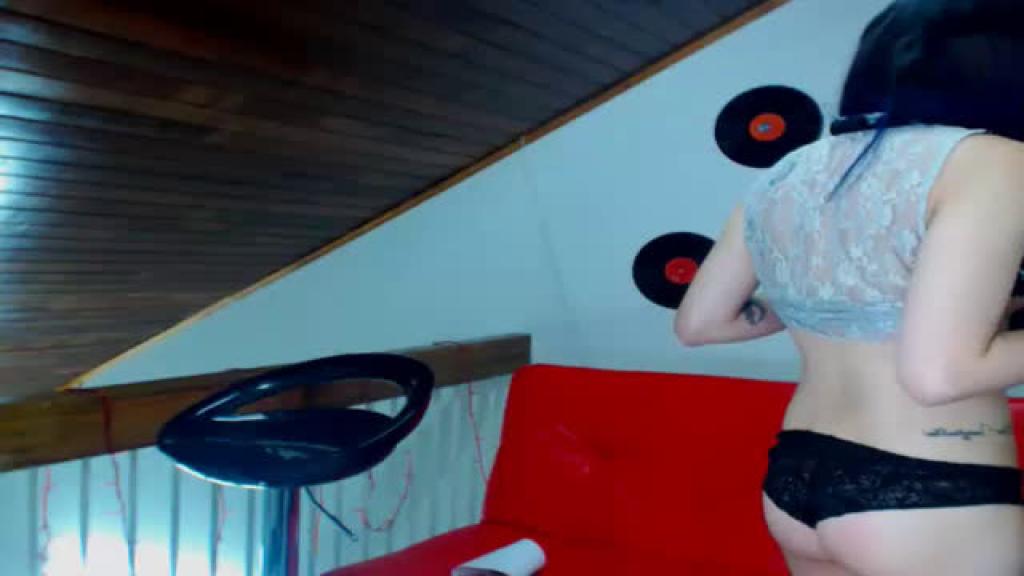 roxannadevon Strip Show [2017/05/05 - 18:16:27]