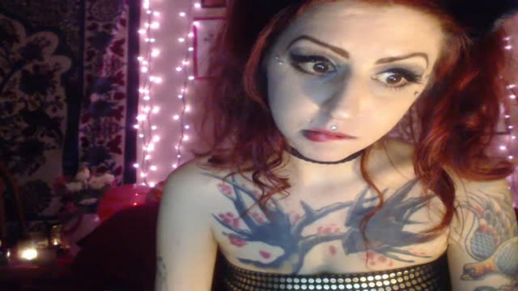 luciahyde Masturbating Webcam [2017/07/15 - 06:25:28]