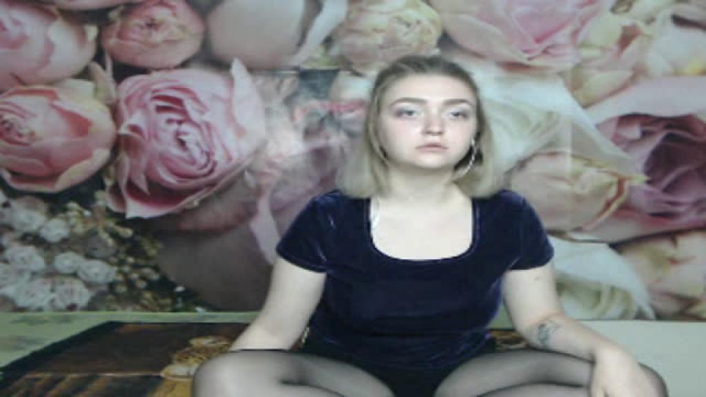 ellaaataylor Girl Webcam [2017/07/16 - 20:50:29]