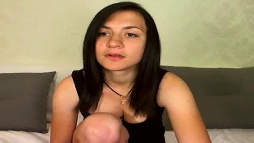 brunetttgirl