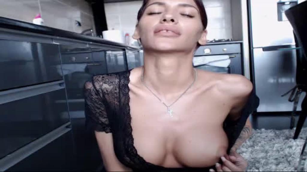 laddyk Throat Video [2017/06/14 - 05:40:43]