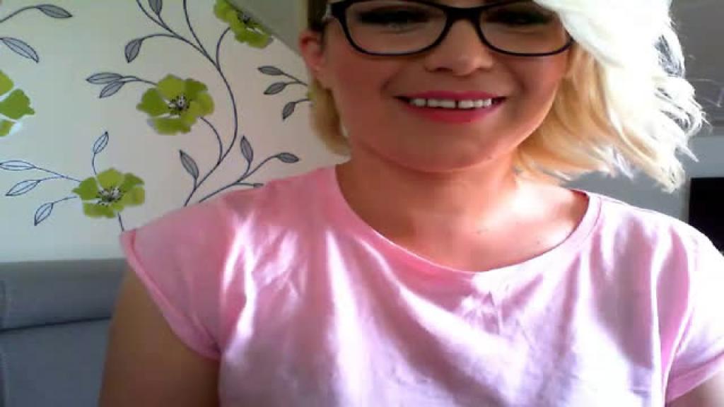 Camwhore Show [2017/06/05 - 13:04:23]