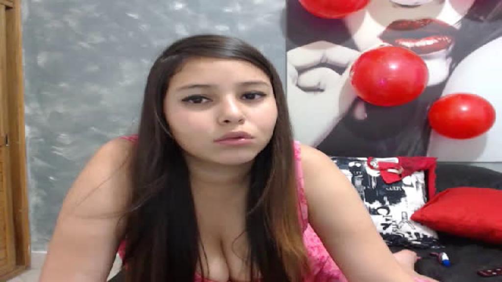sofyrosse17 Strip Webcam [2017/06/15 - 02:10:36]