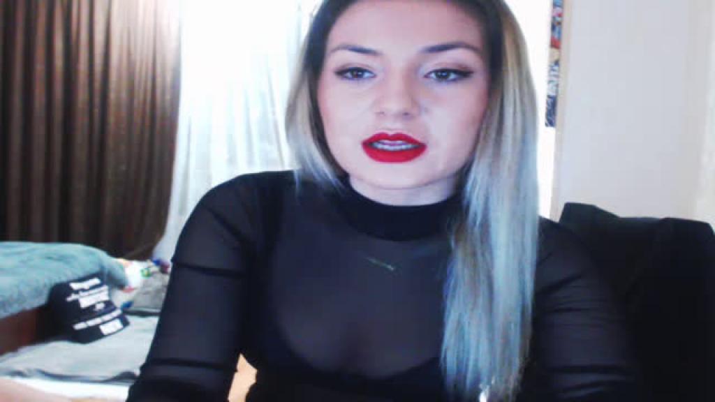 xonnie Fisting Webcam [2017/05/31 - 21:15:29]
