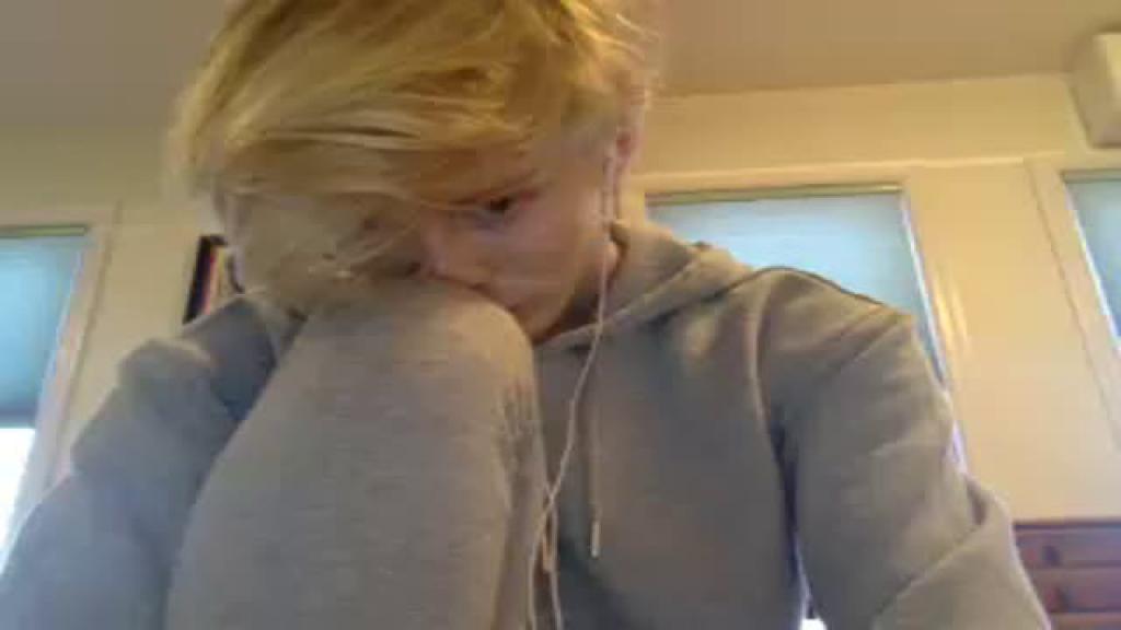 hotblondetwink
