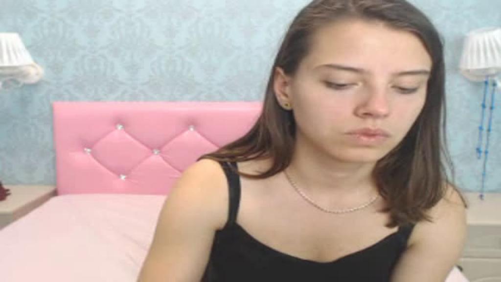 irispretty18 webcam [2017/05/19 19:36:40]