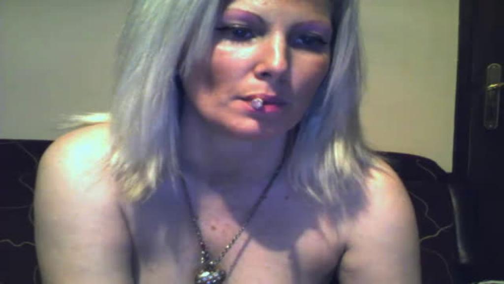 darkhardhot HD Webcam [2017/06/19 - 22:10:30]