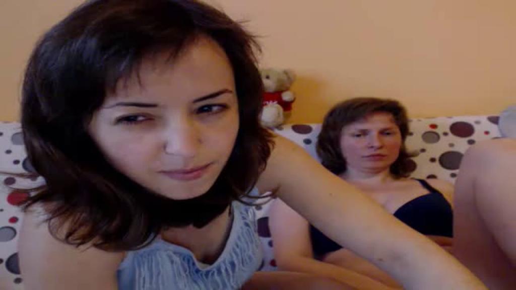 melissaanddaria Throat Show [2017/05/17 - 08:16:18]