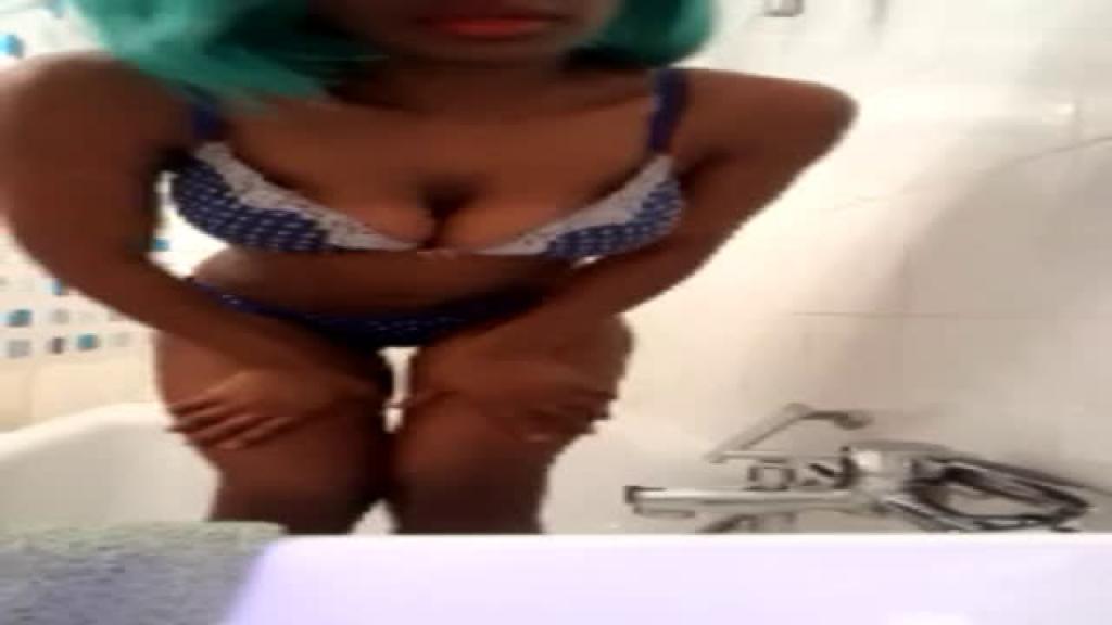 viviloxx Pussy Webcam [2017/04/30 - 22:20:27]
