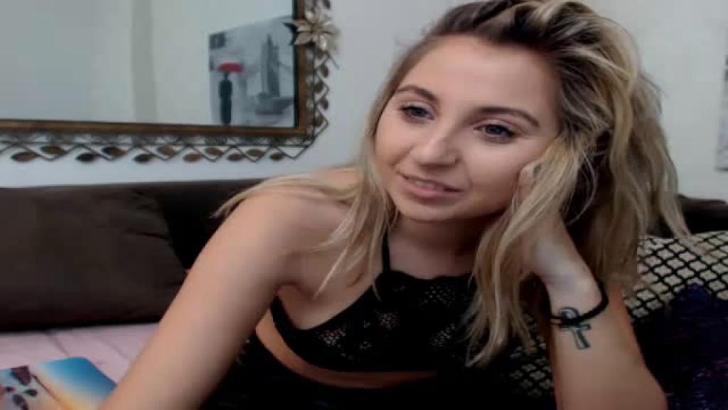 amy_roberta92 Tits Show [2017/05/08 - 05:10:43]