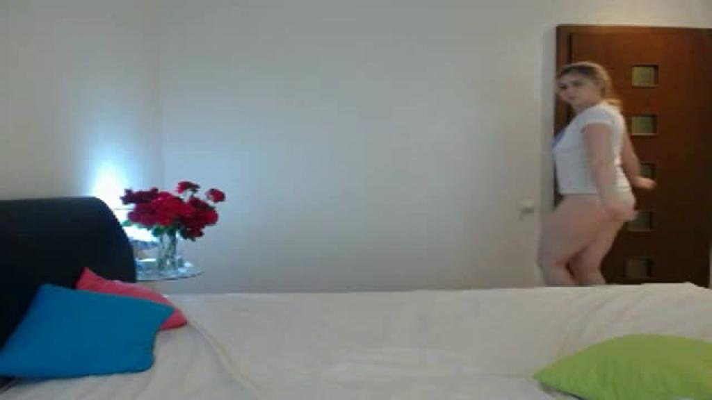 olivia_tasty Public Webcam [2017/06/13 - 14:20:12]