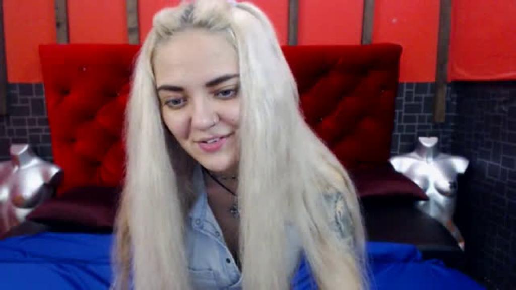 allysonclark Machine Webcam [2017/06/04 - 12:00:56]