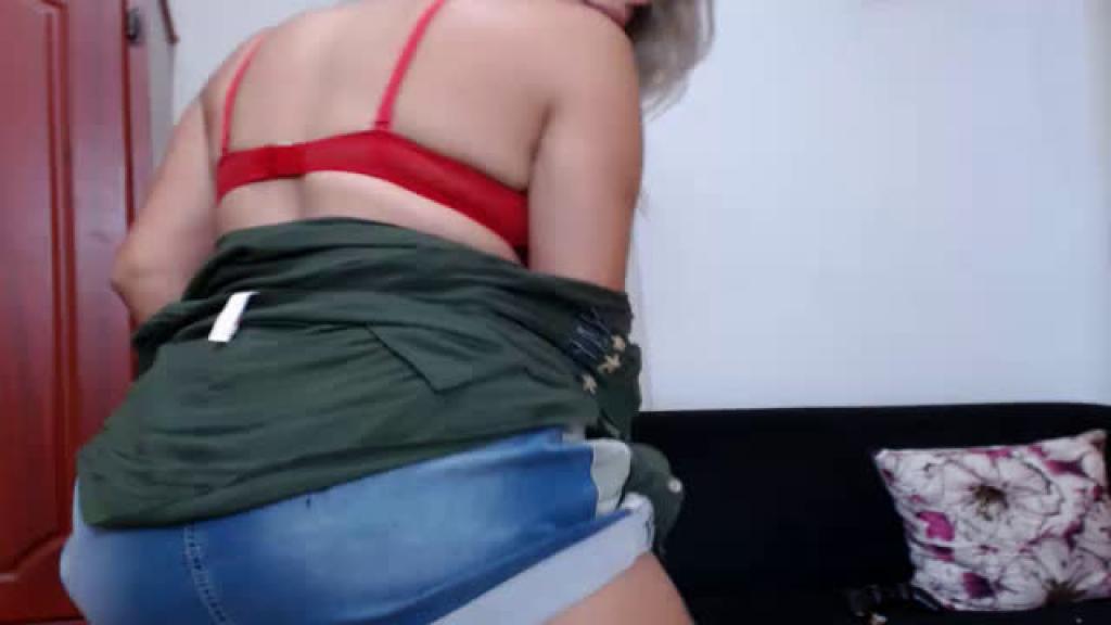 luisasweet1 Topless Video [2017/06/25 - 01:05:40]