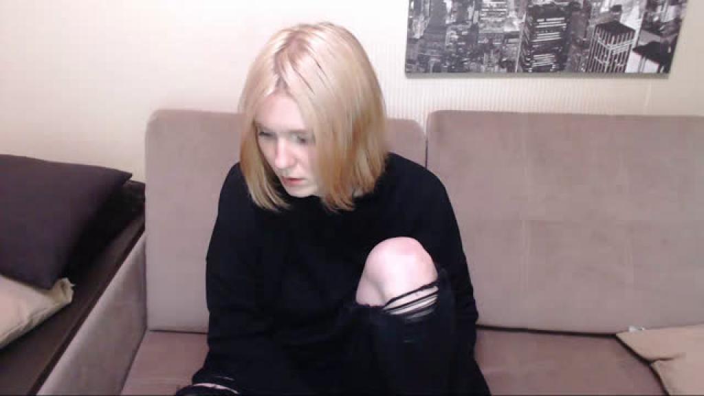 alianagrey Webcam Video [2017/06/29 - 04:20:15]