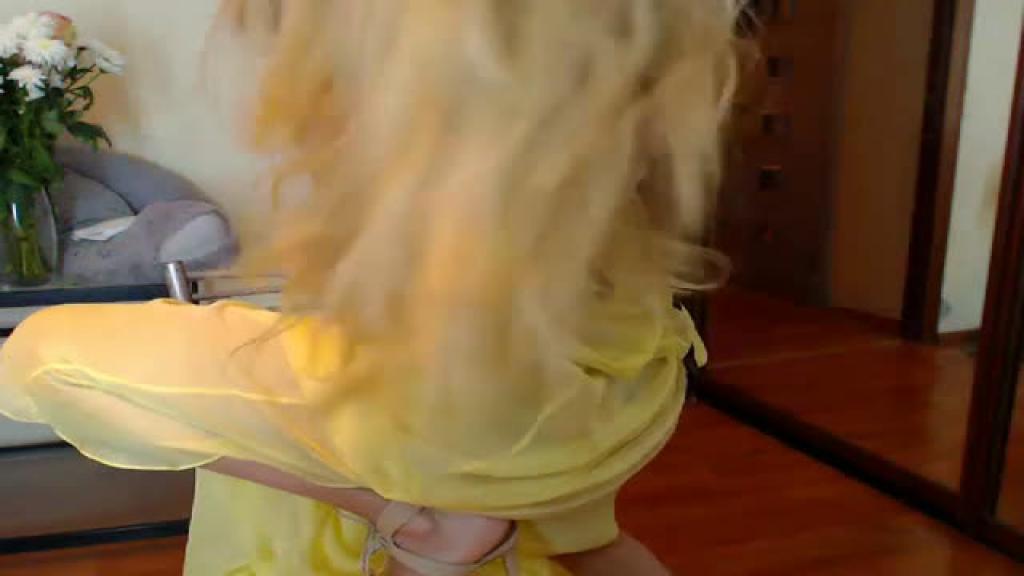 kira_doll2 Fucked Webcam [2017/05/02 - 09:29:18]