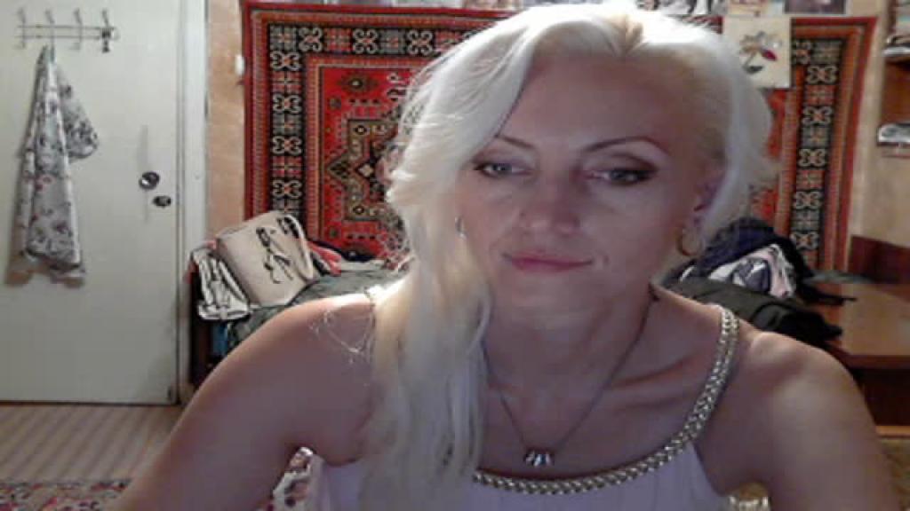 blondestarla recorded [2016/10/23 19:46:43]