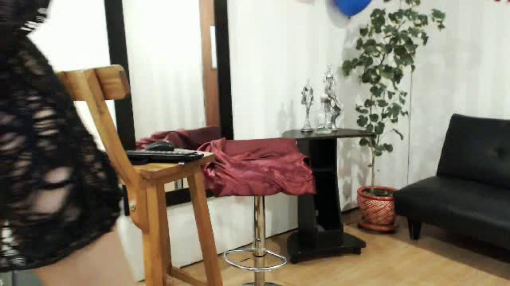 switchamara MyFreeCams [2017/05/09 - 00:40:29]