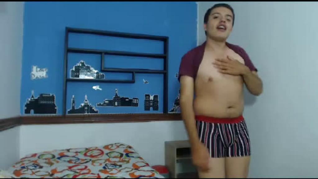 hotboydream Public Webcam [2017/05/08 - 01:38:26]