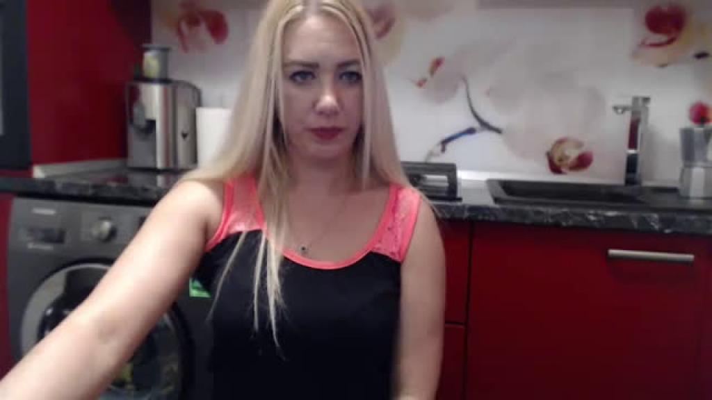 sexyblondehot Boobs Webcam [2017/05/22 - 23:15:52]