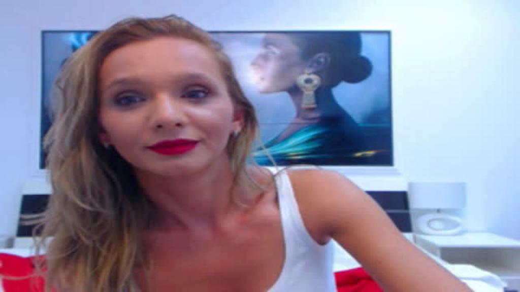 amazingjullia Butt Show [2017/07/17 - 19:15:41]