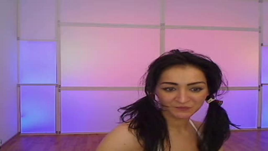 amelianaked Public Webcam [2017/06/20 - 05:31:40]