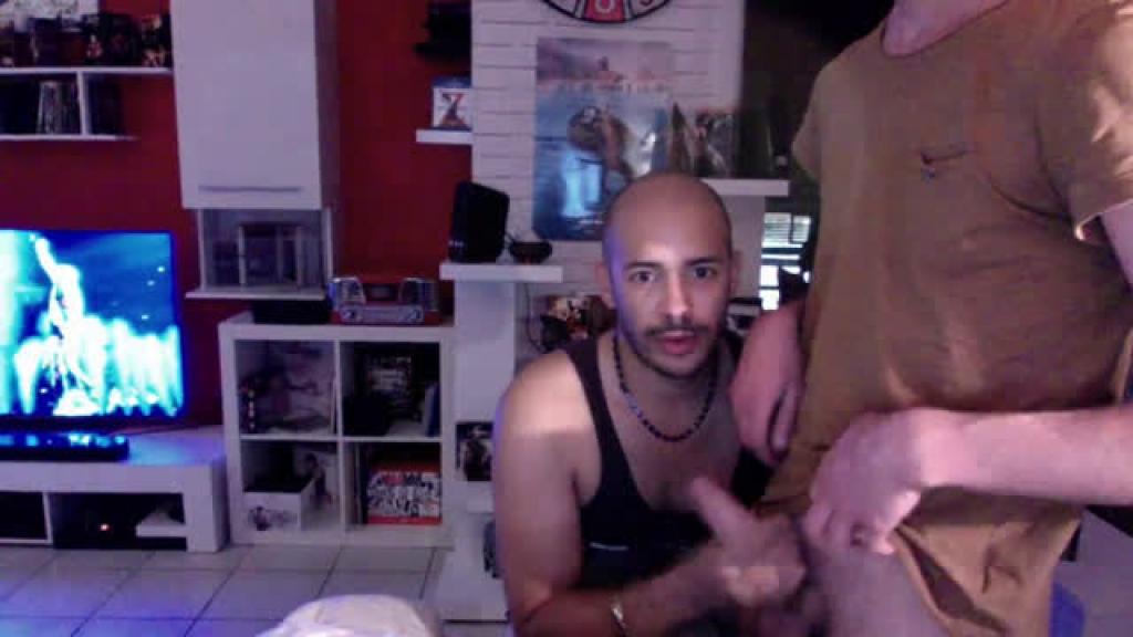 a2cmieux666 Topless Video [2017/04/23 - 20:15:29]