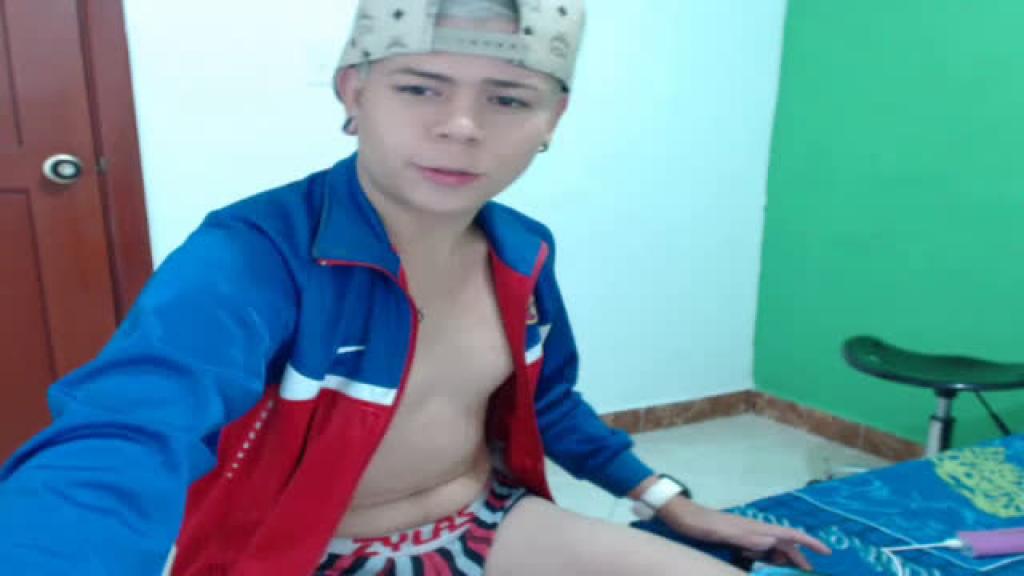boyhotlatin porno [2017/01/18 03:06:10]