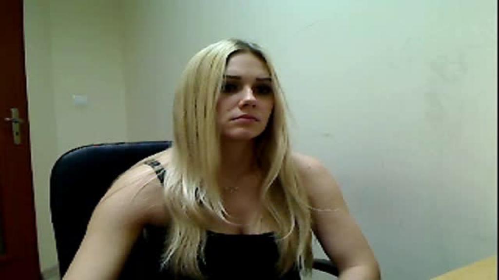 deylena Topless Video [2017/05/23 - 10:46:16]