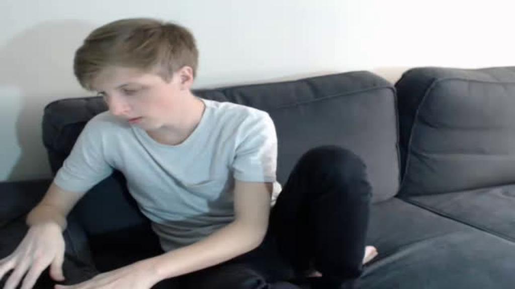 lilblondeb0y