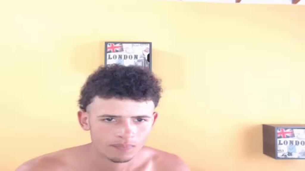 2latinhornyss Flashing Movie [2017/05/03 - 13:25:15]