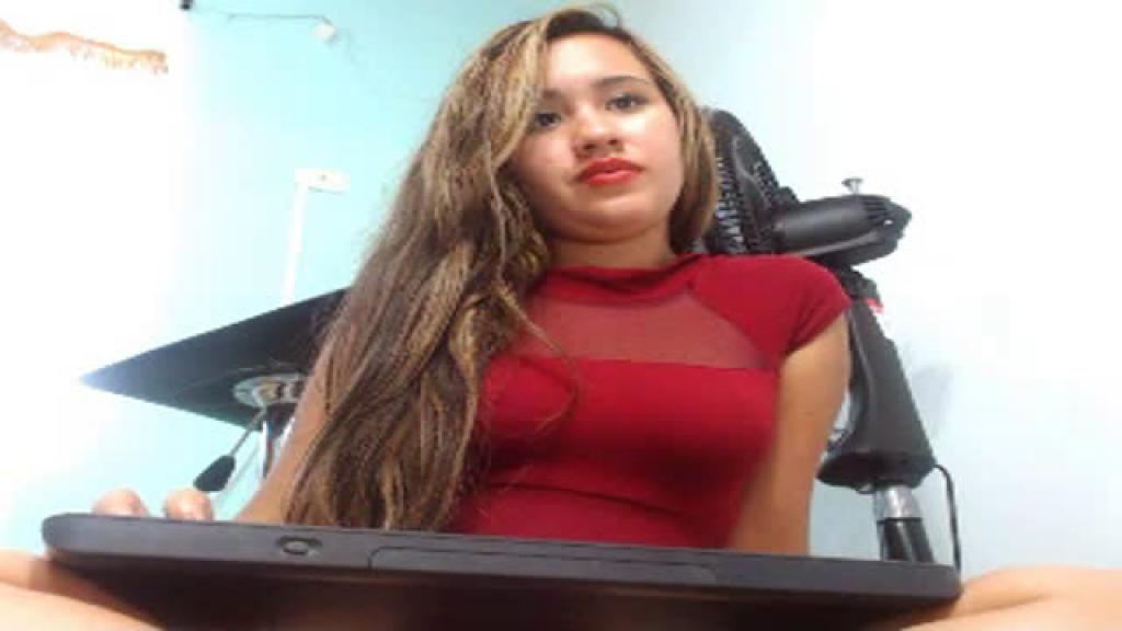 luciana_97 MyFreeCams [2017/05/17 - 22:35:27]