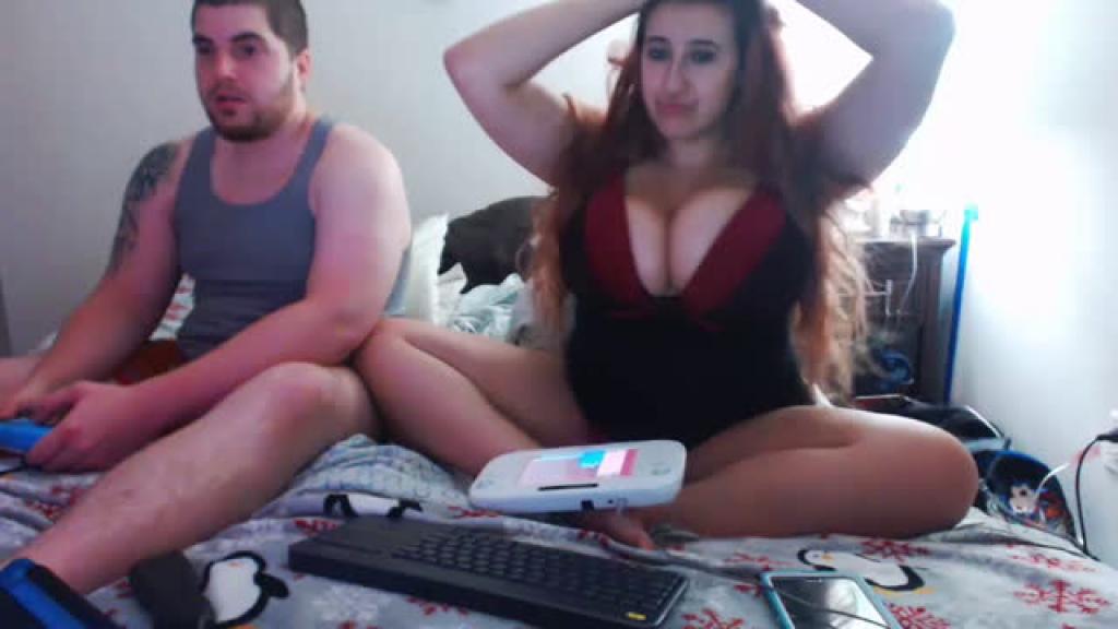 chubbybunny17 Feet Webcam [2017/06/01 - 00:30:40]