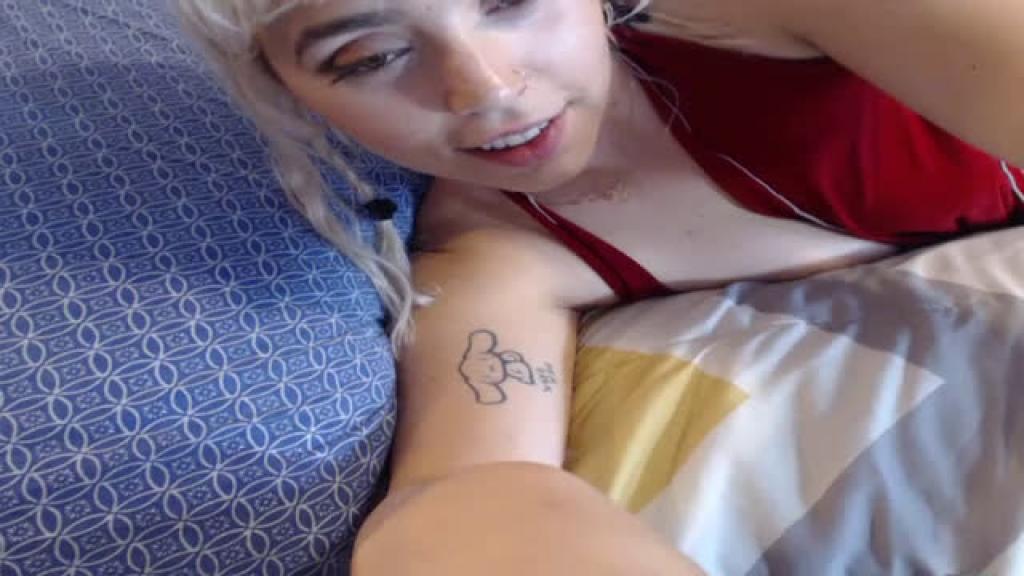 oliviajuice Free Webcam [2017/06/07 - 21:30:14]