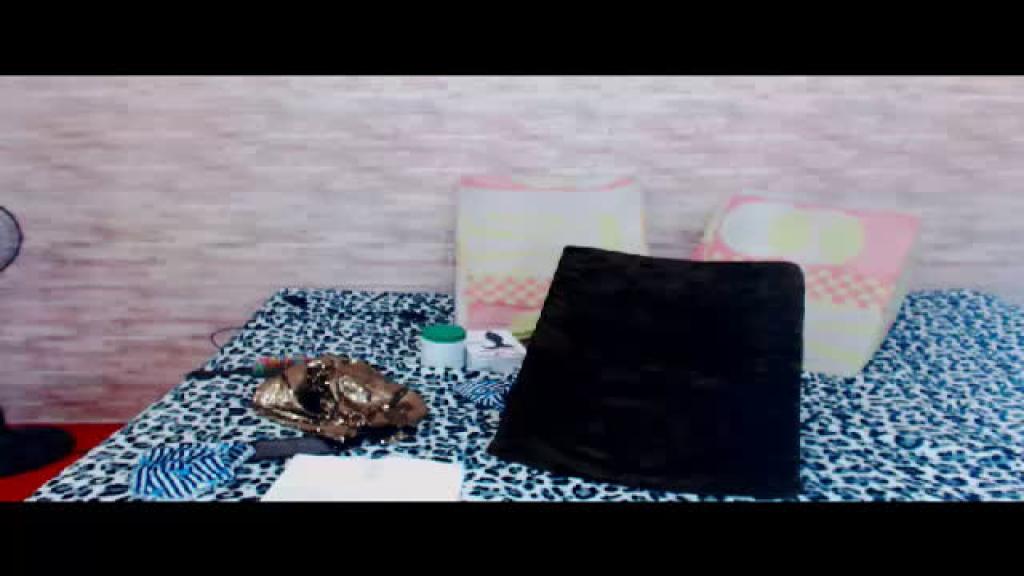 anuskacollins MyFeeCams Show [2017/05/18 - 01:55:27]