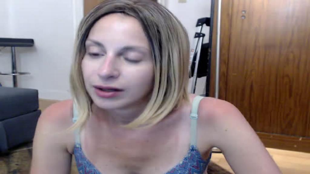 quinnofhearts Stream Show [2017/06/20 - 00:01:10]