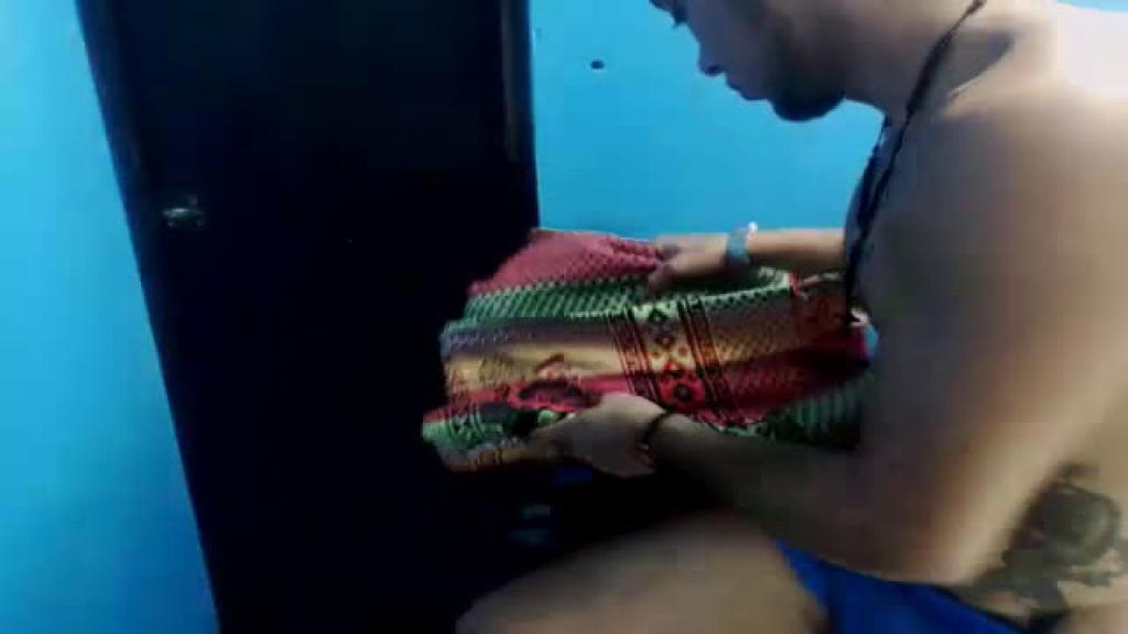 xander_cute webcam [2016/10/24 13:20:53]