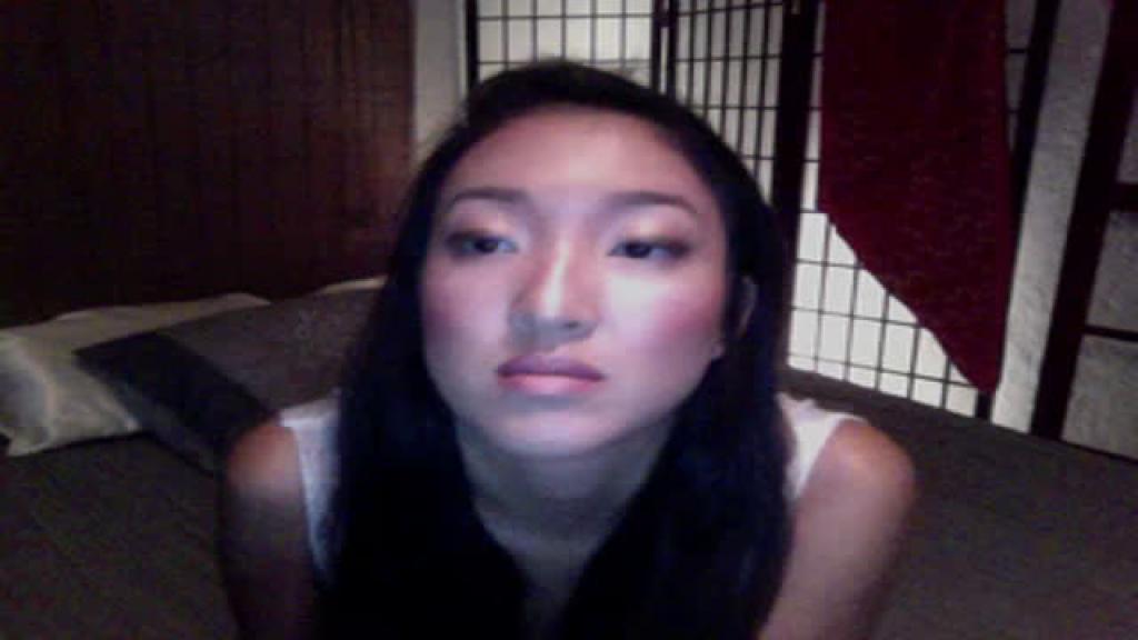 miss_kalani webcam [2016/12/07 23:15:53]