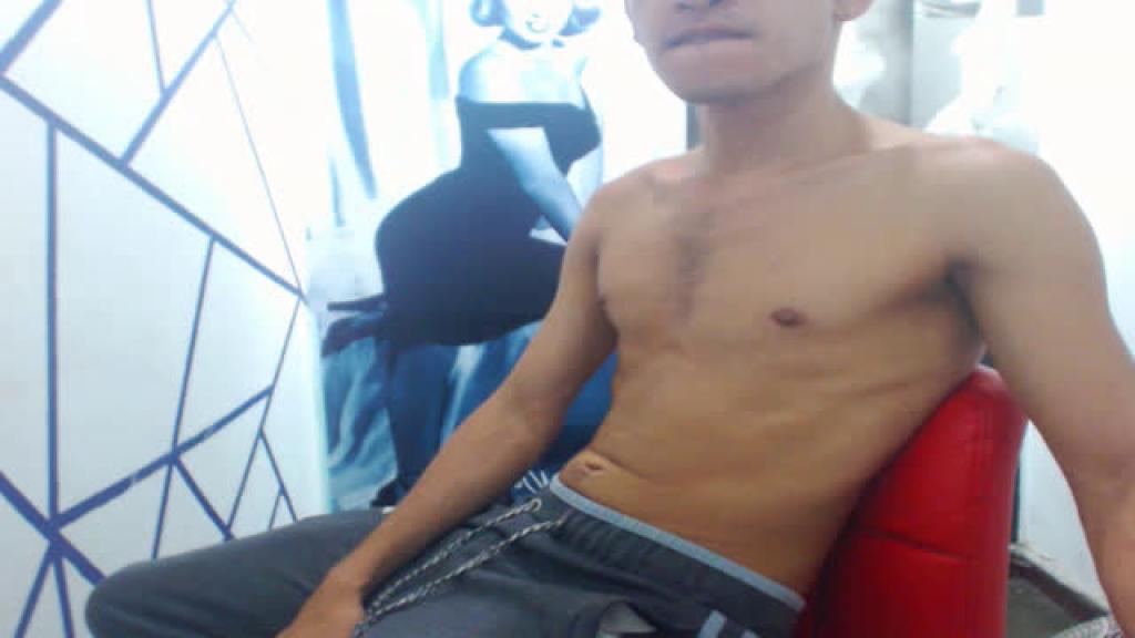 andrewwhot1 Strap [2017/06/30 - 11:45:36]