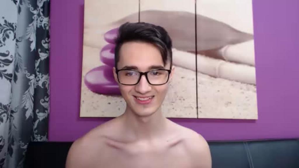 skinnylittleb0y