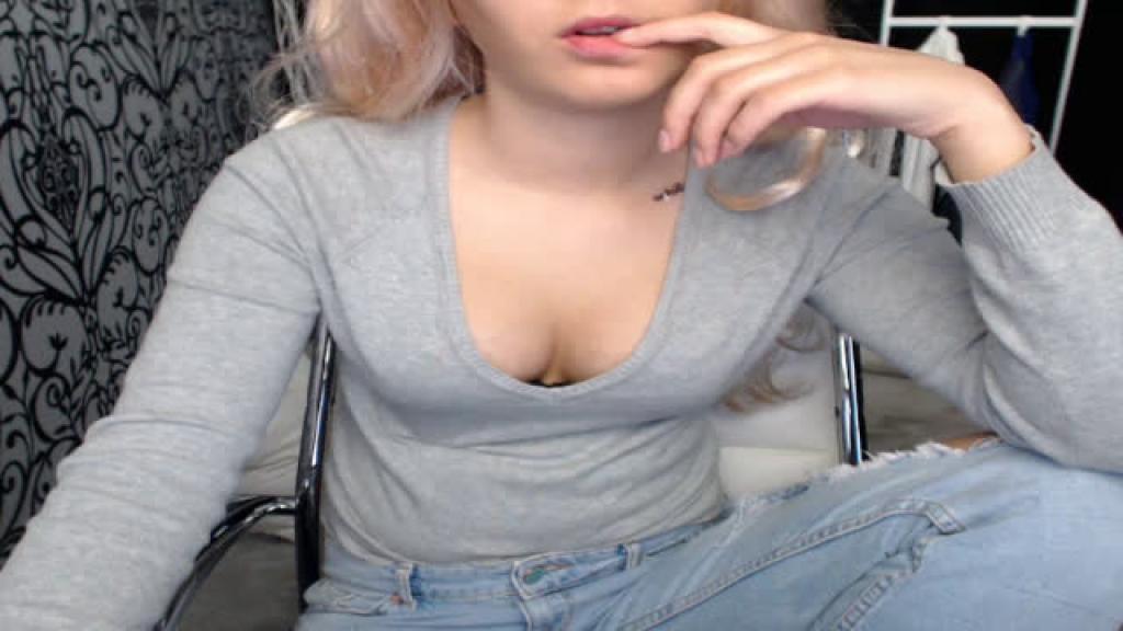 nicolettee18