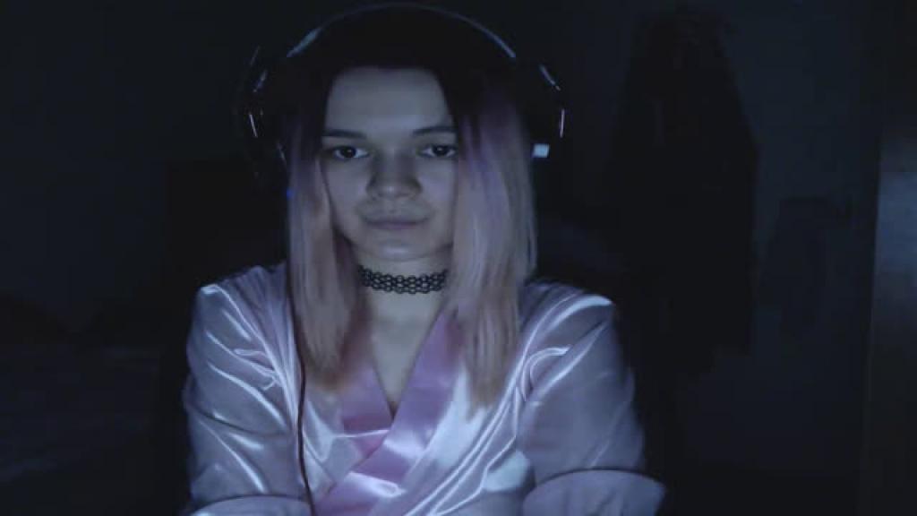 cute_may Topless [2017/06/18 - 22:20:45]